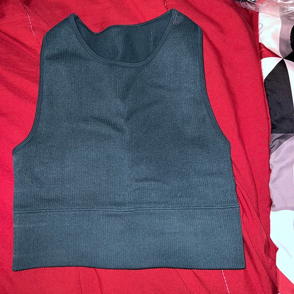 Ribbed green workout top